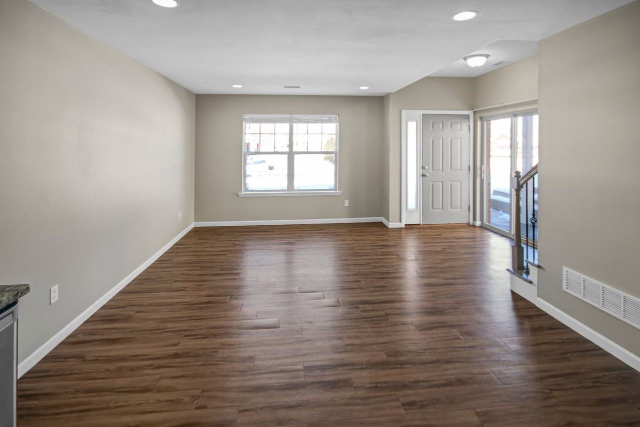 302 Starwood Dr - Photo 7 of 21