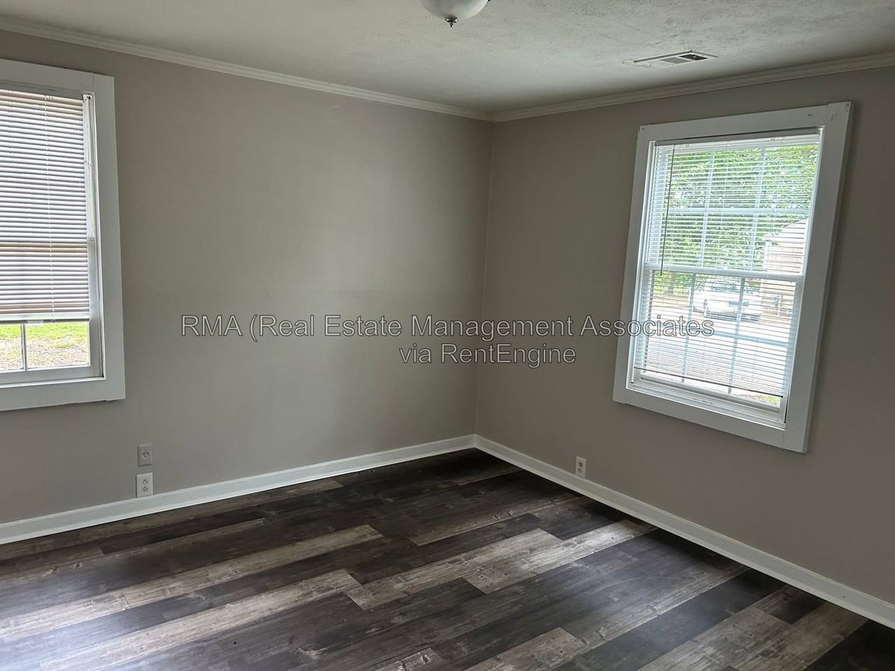 1001 W College Ext - Photo 5 of 6