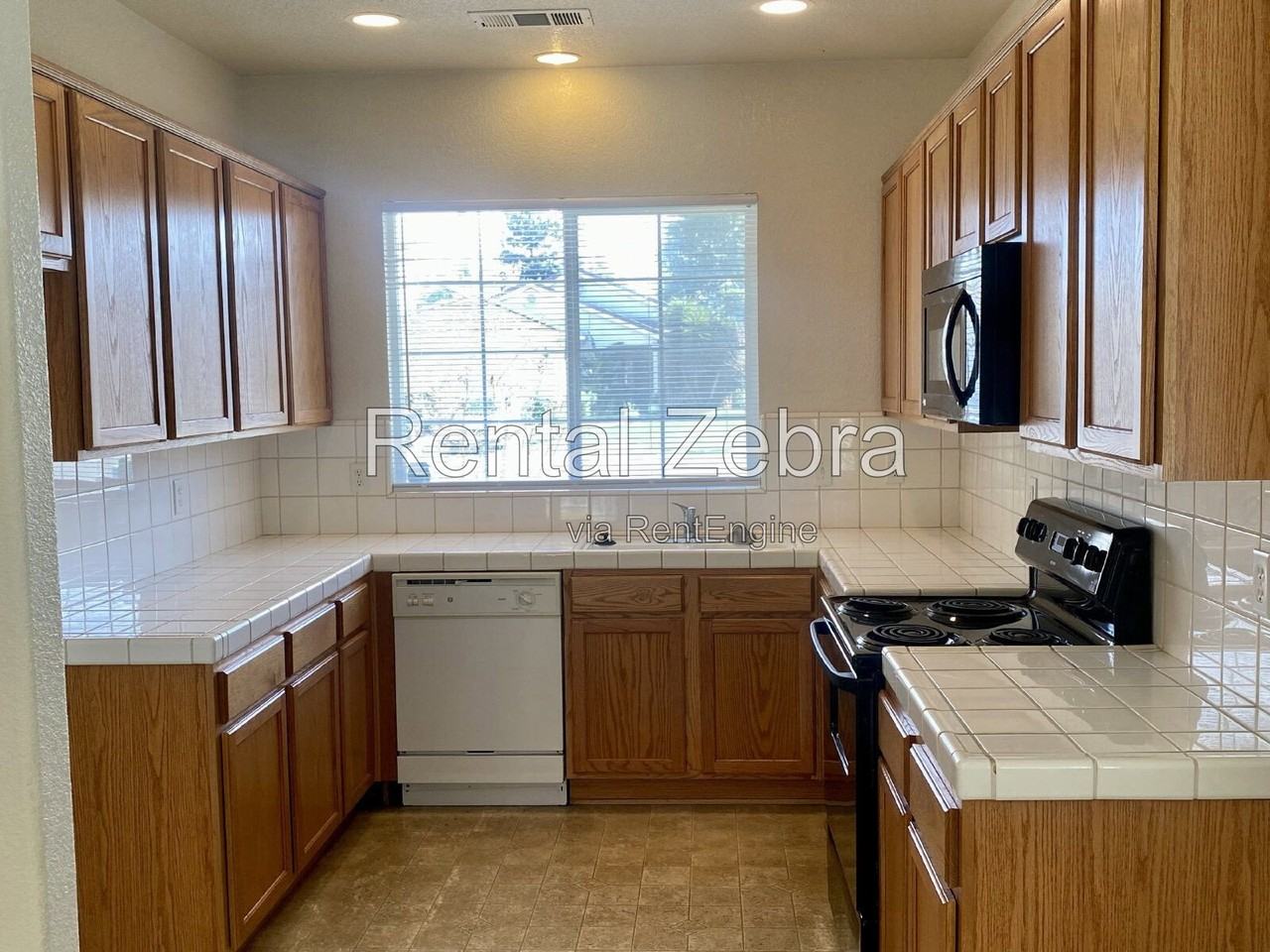 2645 Mira Ct - Photo 3 of 17