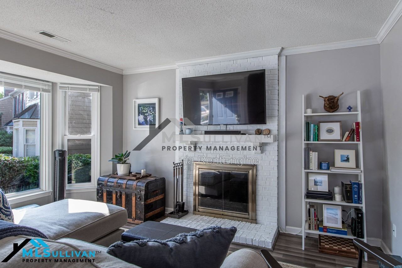 208 Standish Dr - Photo 6 of 22