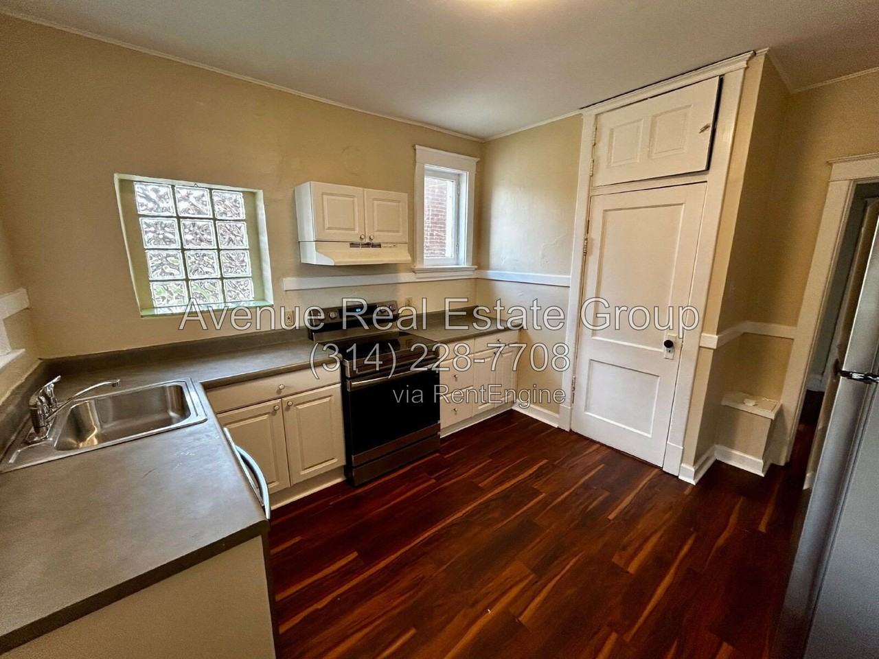 6026 Pershing Ave - Photo 7 of 14
