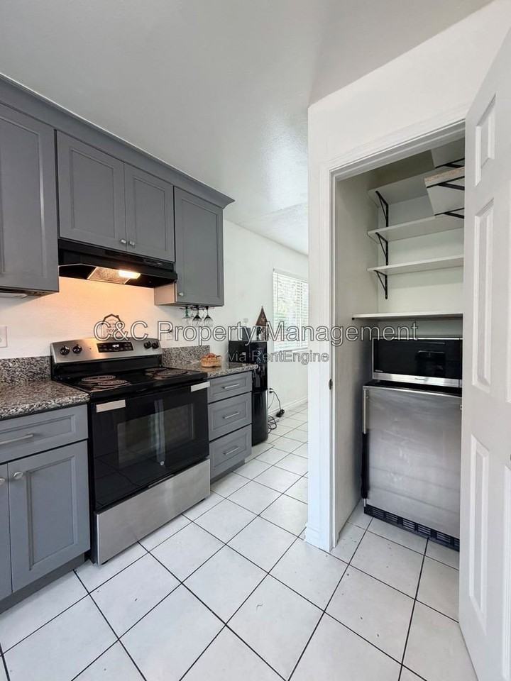 7099 Russan Ln - Photo 4 of 17