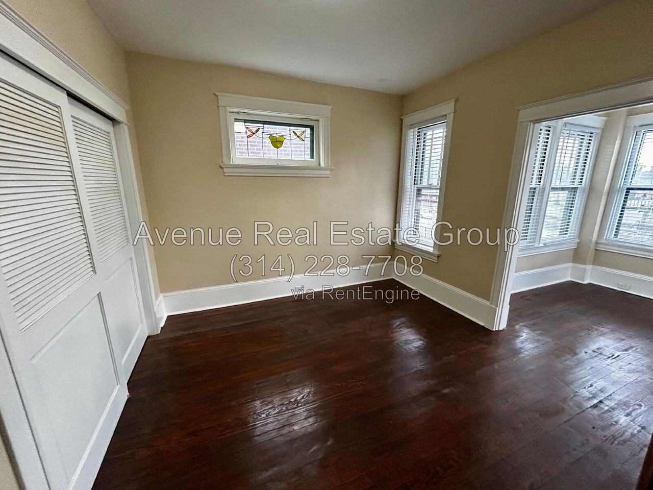 6028 Pershing Ave - Photo 6 of 20