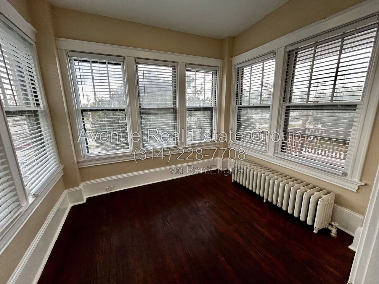 6028 Pershing Ave - Photo 7 of 20