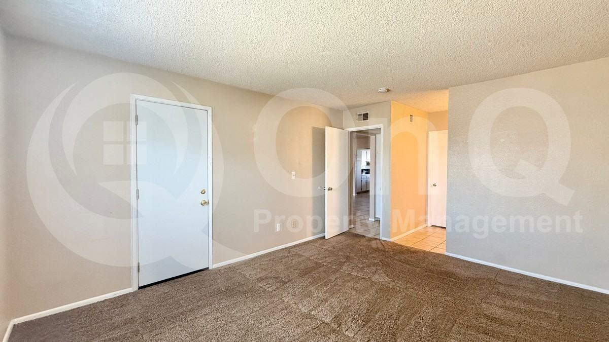 10828 N Biltmore Dr #212 - Photo 6 of 11