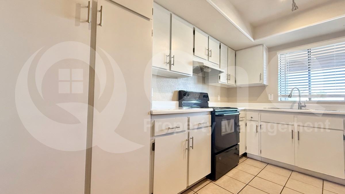 10828 N Biltmore Dr #212 - Photo 3 of 11