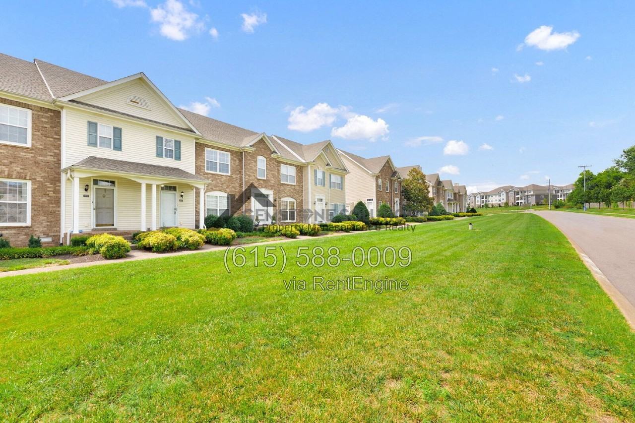 1012 Mckenna Dr - Photo 2 of 43