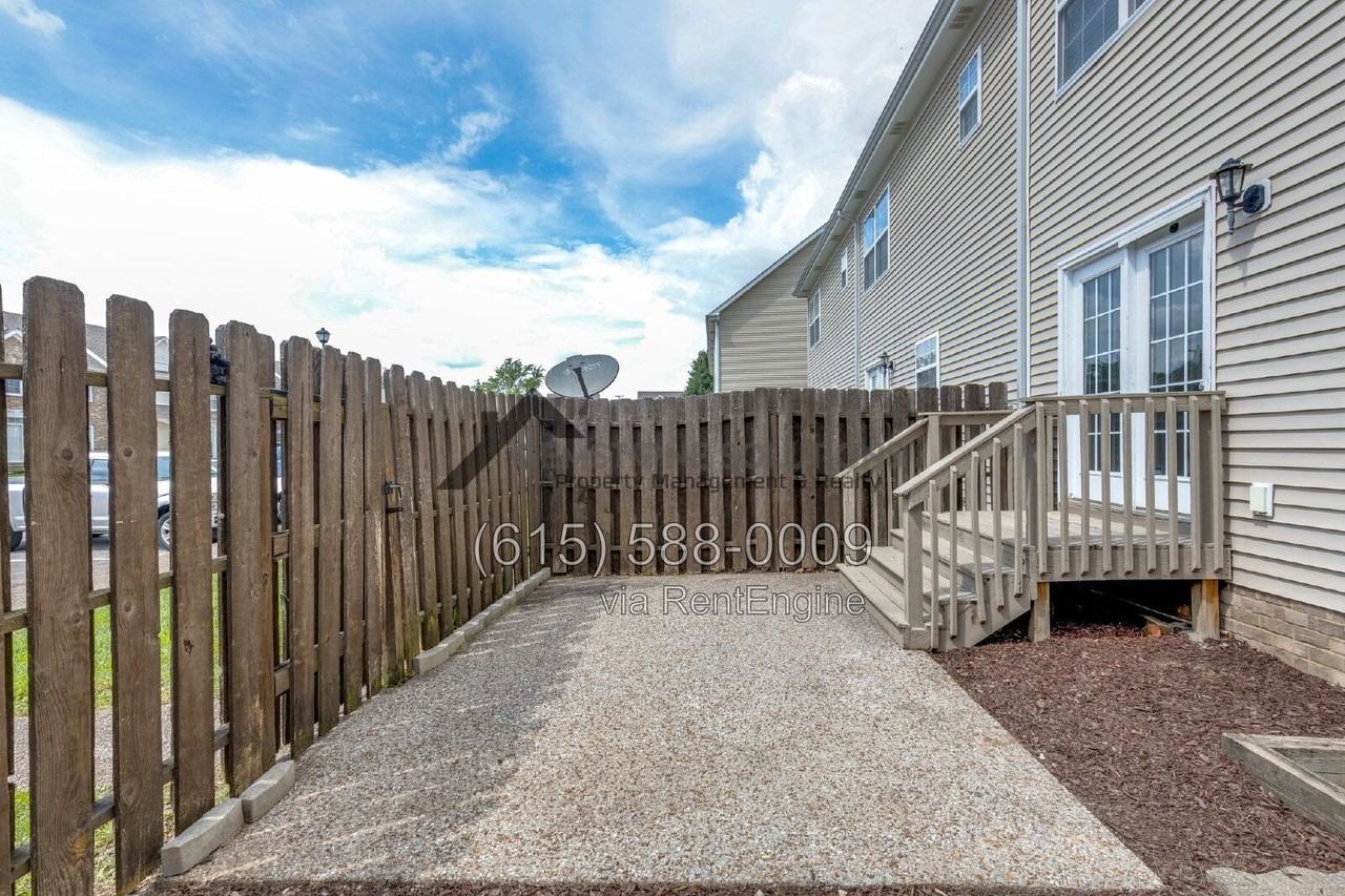 1012 Mckenna Dr - Photo 6 of 43