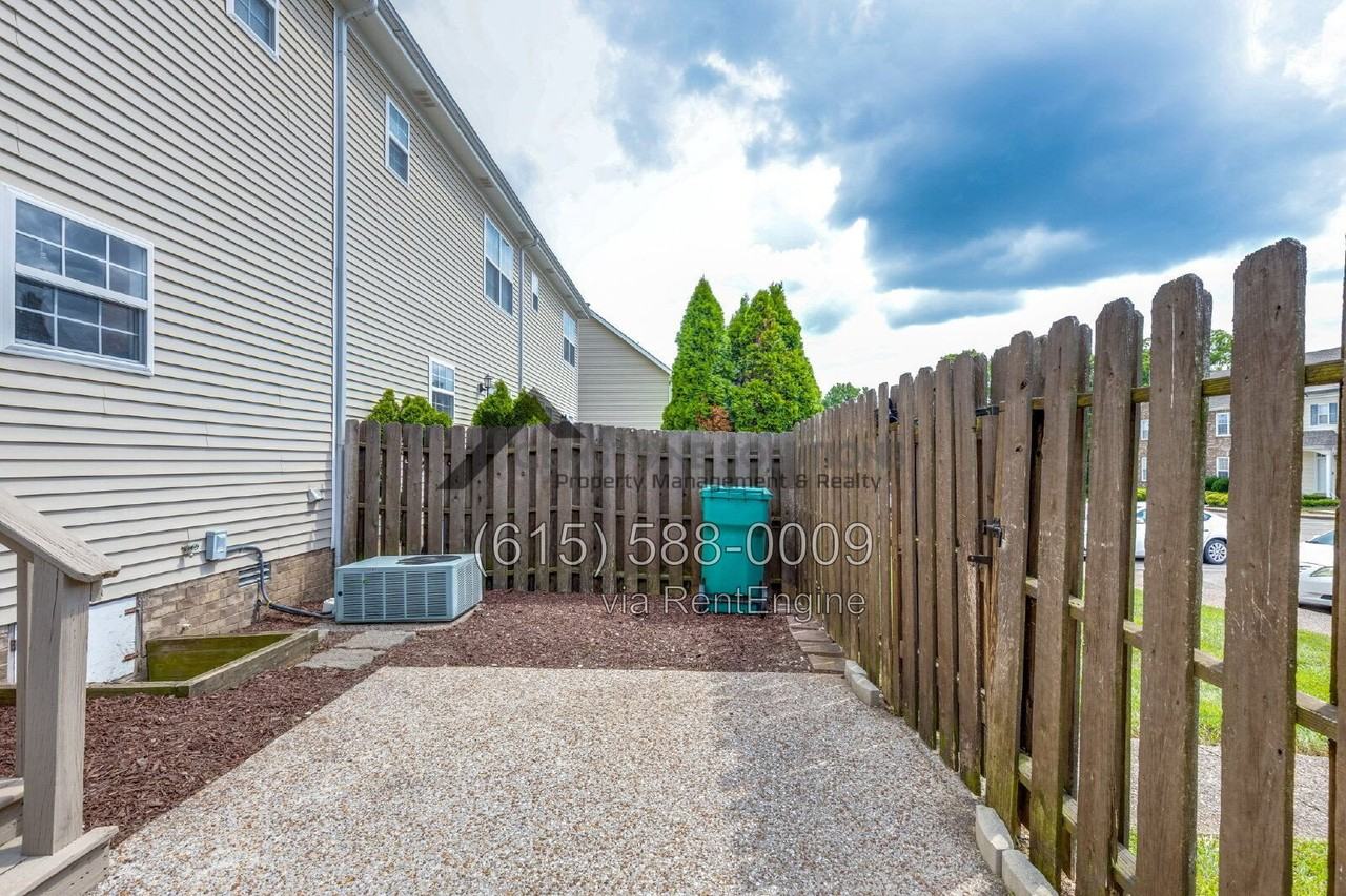 1012 Mckenna Dr - Photo 7 of 43
