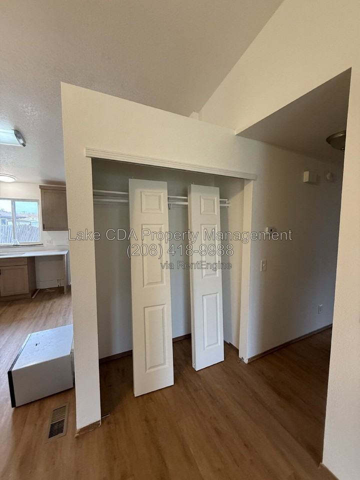 202 N Lava Ln #B - Photo 4 of 11