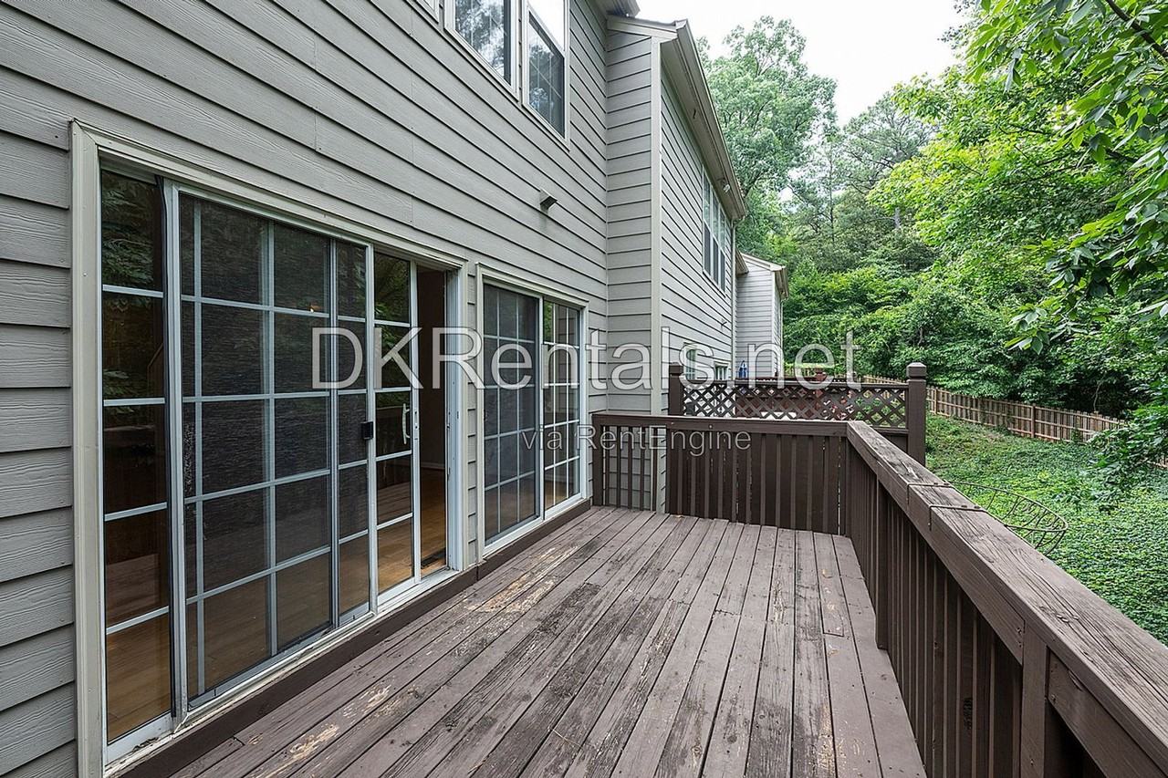 2358 Towneview Ct Se #6 - Photo 2 of 28