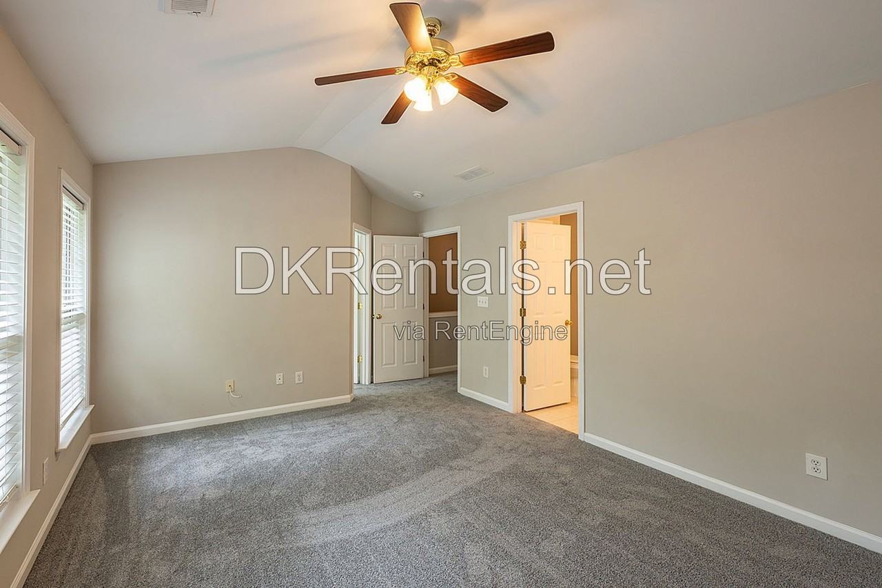 2358 Towneview Ct Se #6 - Photo 7 of 28