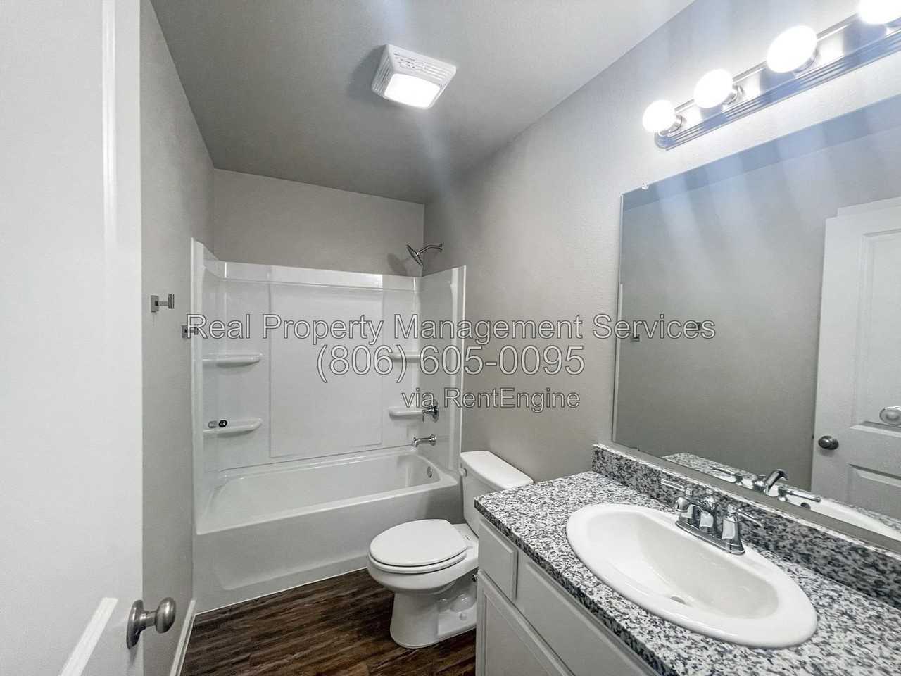 2101 N Avenue L - Photo 7 of 12