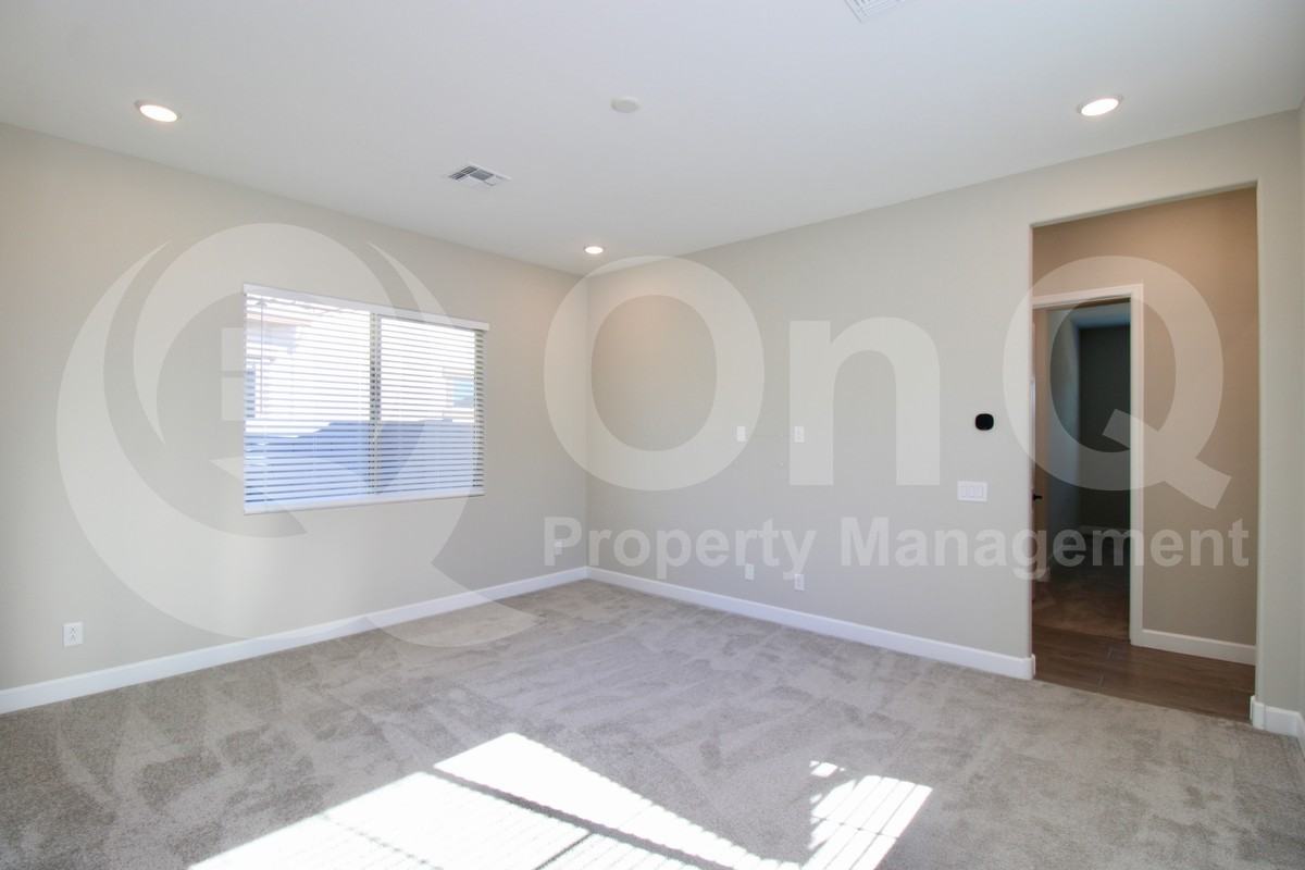 44626 N 44th Ave - Photo 6 of 26