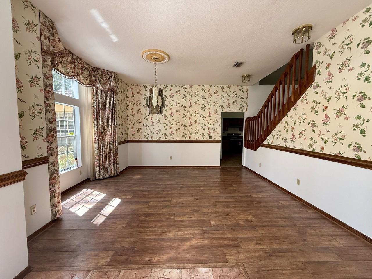 124 Estates Cir - Photo 4 of 27