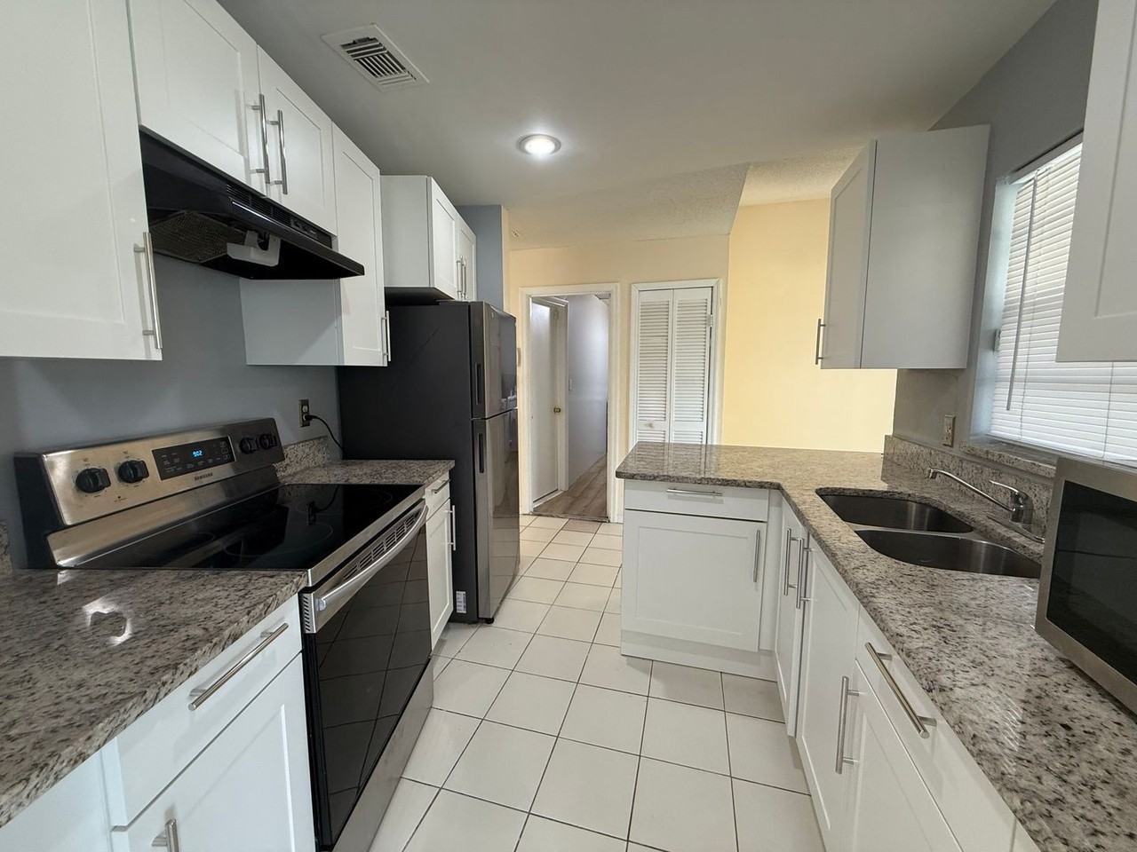4712 Dandelion Dr - Photo 4 of 39