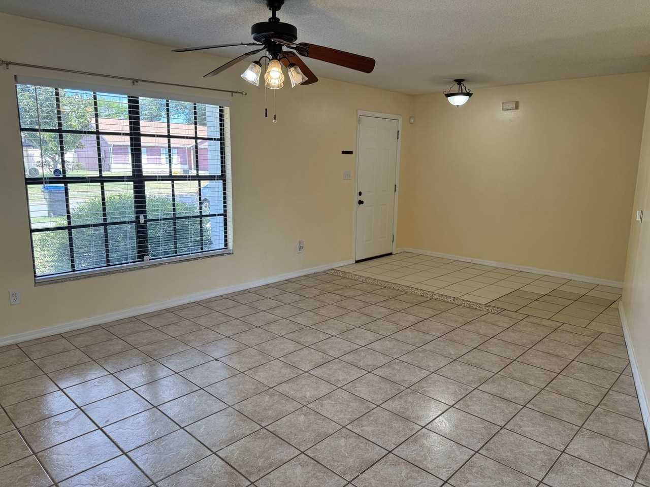 4712 Dandelion Dr - Photo 5 of 39