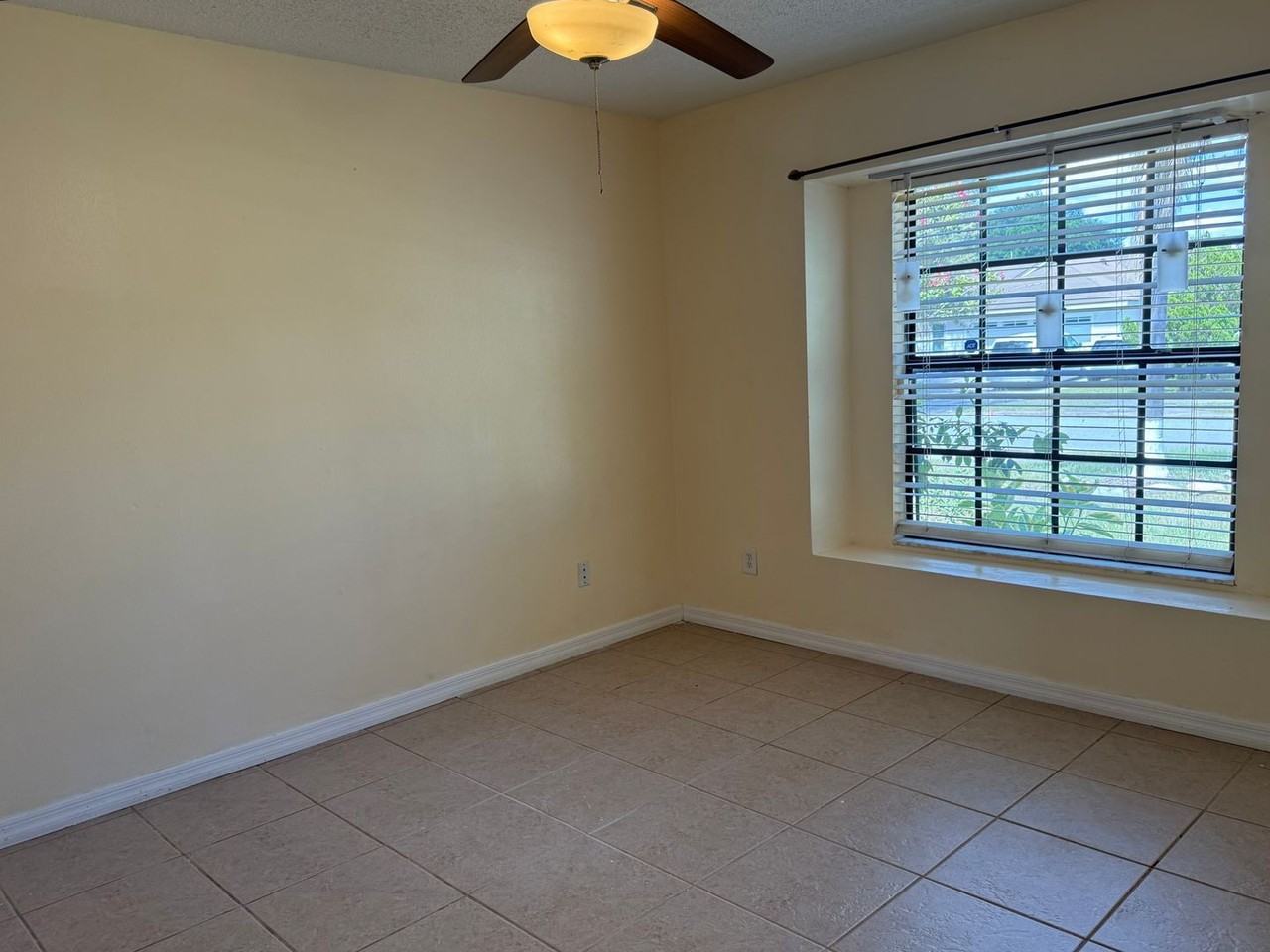 4712 Dandelion Dr - Photo 7 of 39