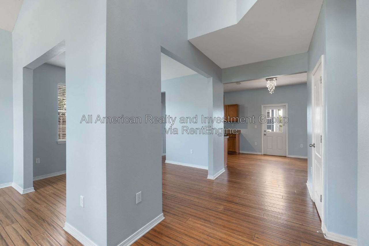 406 Peoria Blvd - Photo 3 of 28