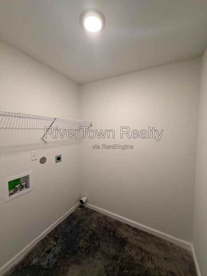 3854 Ajanders Dr - Photo 5 of 12