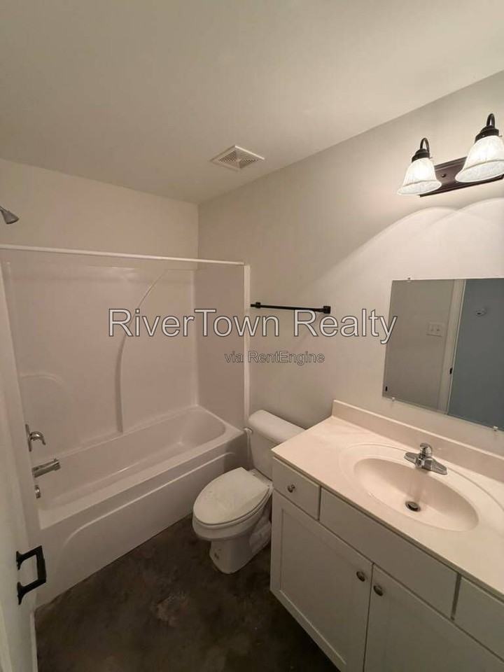 3854 Ajanders Dr - Photo 7 of 12