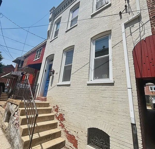 411 Saint Joseph St - Photo 2 of 15