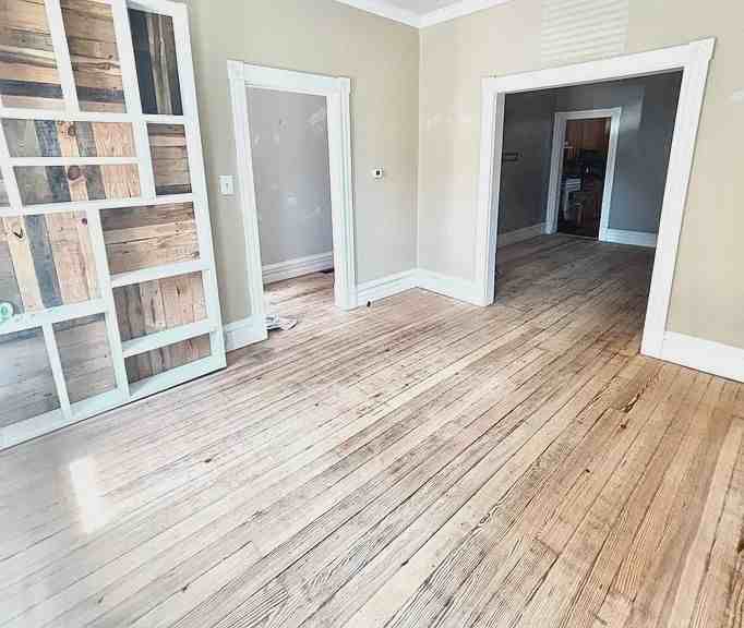 411 Saint Joseph St - Photo 4 of 15
