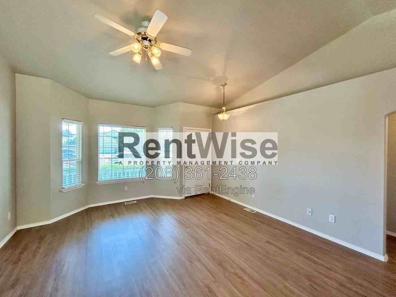 14232 Carolina St - Photo 6 of 18
