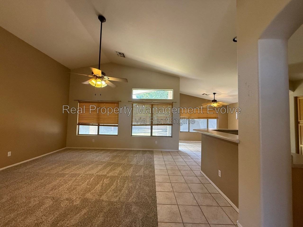 1021 W Park Ave - Photo 4 of 32