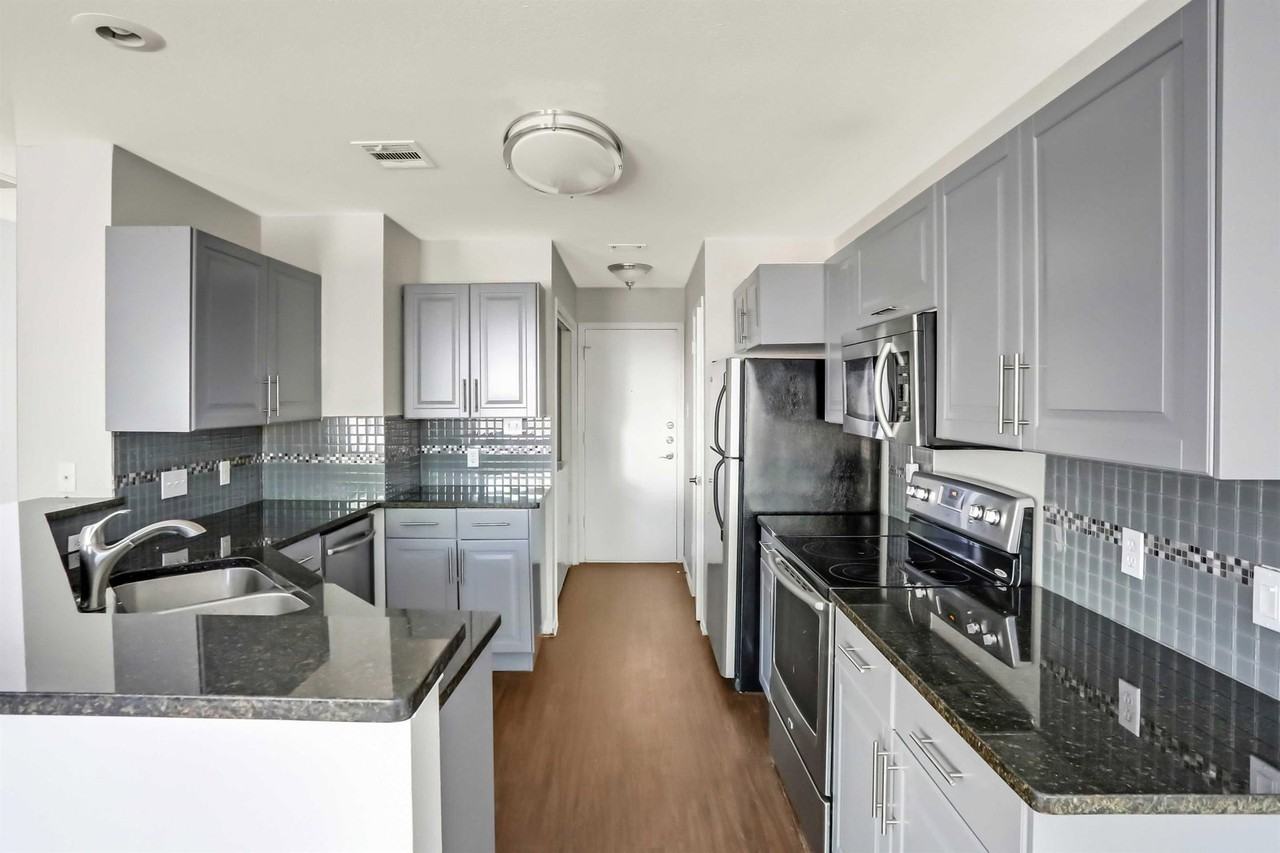 9614 Nightjar Dr #B - Photo 5 of 40