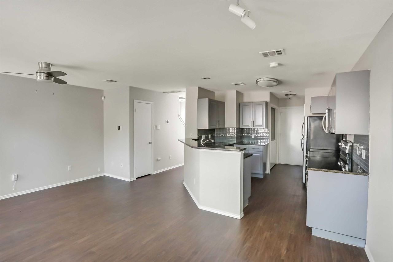 9614 Nightjar Dr #B - Photo 7 of 40
