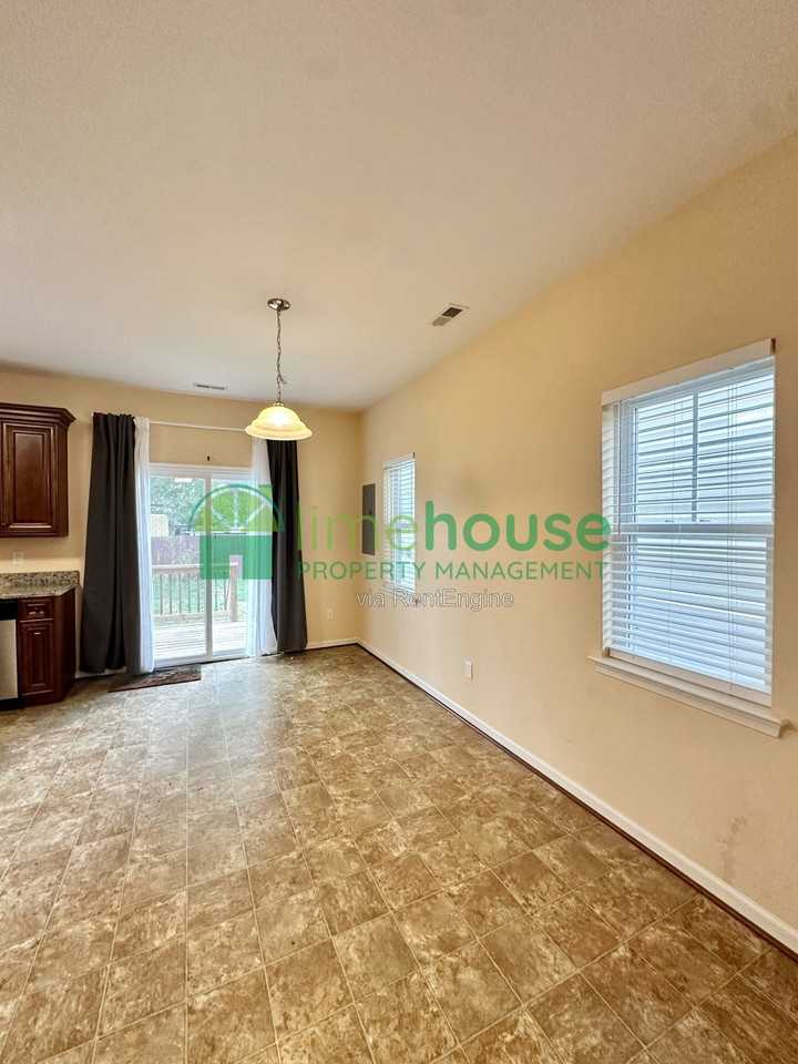 132 Filbert St - Photo 2 of 19