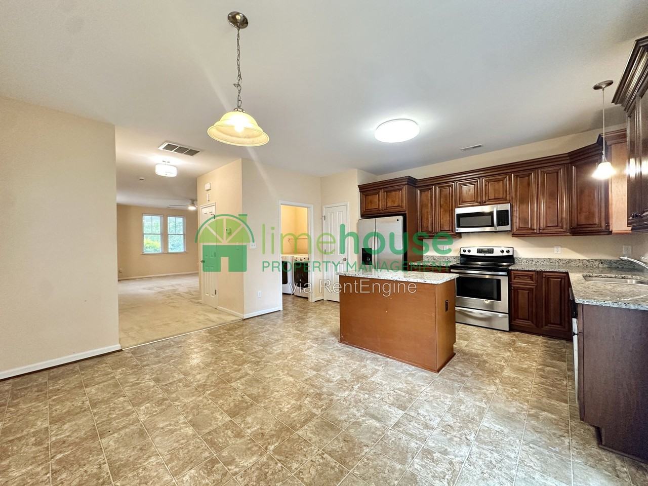 132 Filbert St - Photo 4 of 19