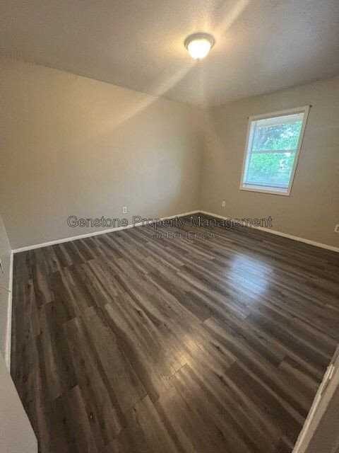 1301 Pine St #6 - Photo 2 of 5