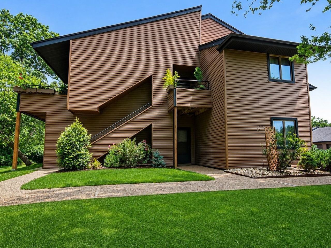 13831 Amiot Dr #A - Photo 2 of 19
