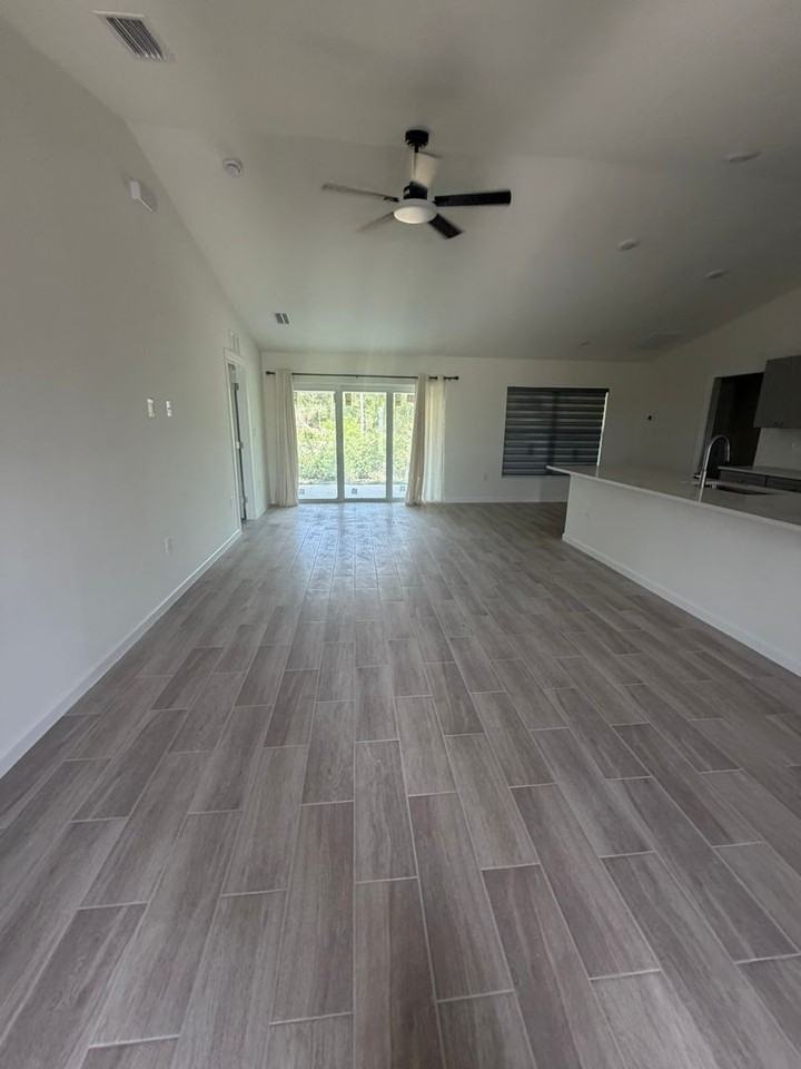 917 Wilmington Pkwy - Photo 3 of 18