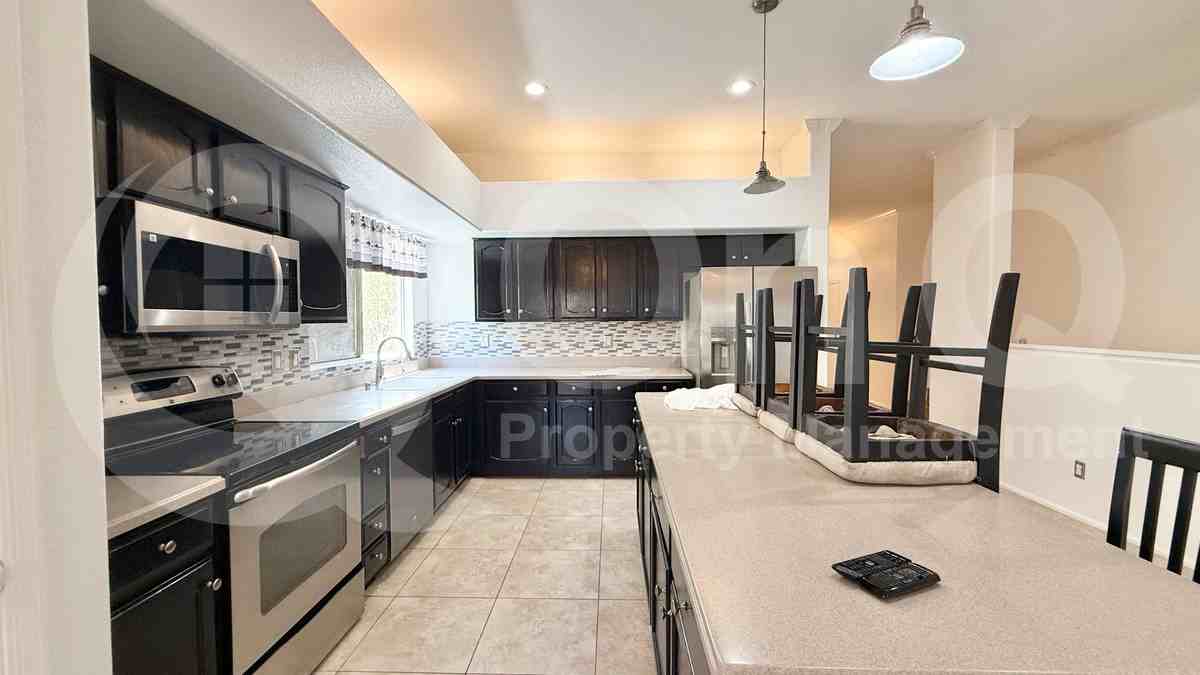 3195 S Cascade Pl - Photo 7 of 20