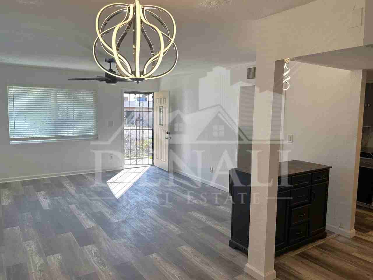216 E Carol Ave - Photo 4 of 27