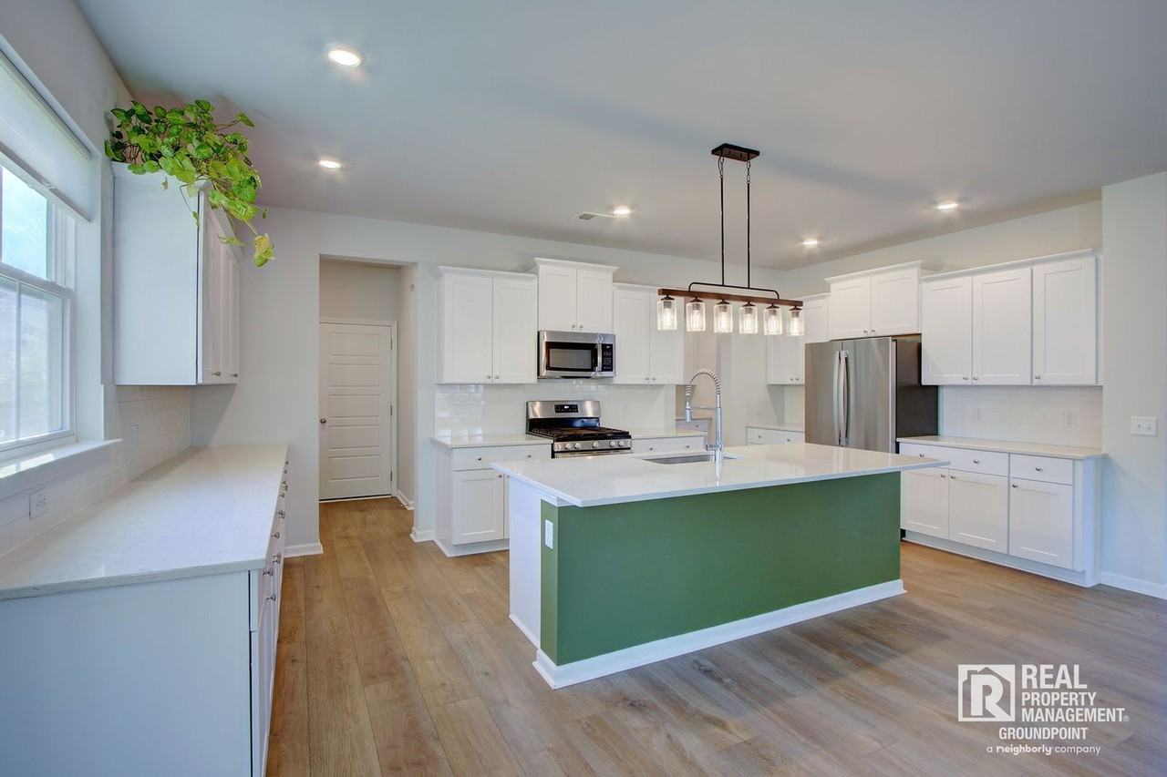 137 Paddle Boat Way - Photo 6 of 40