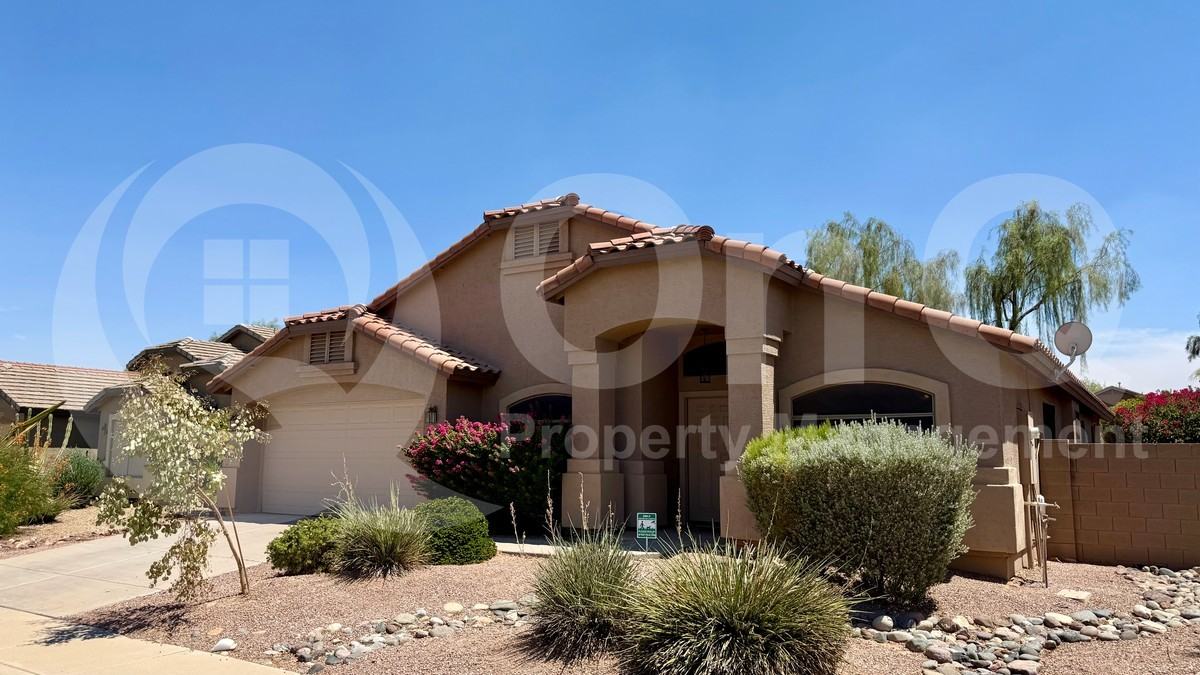 42259 W Chisholm Dr - Photo 2 of 27
