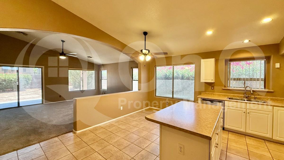 42259 W Chisholm Dr - Photo 7 of 27