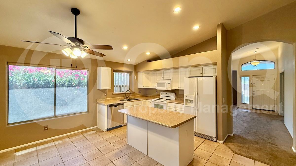 42259 W Chisholm Dr - Photo 6 of 27
