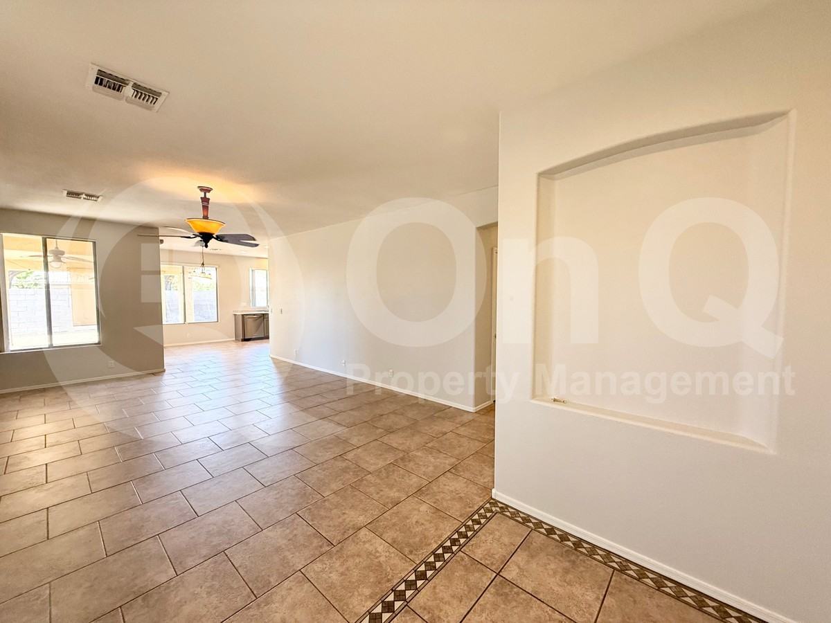 230 N Nash Way - Photo 5 of 27