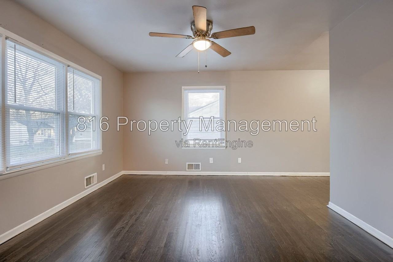 8710 Kentucky Ave - Photo 2 of 23