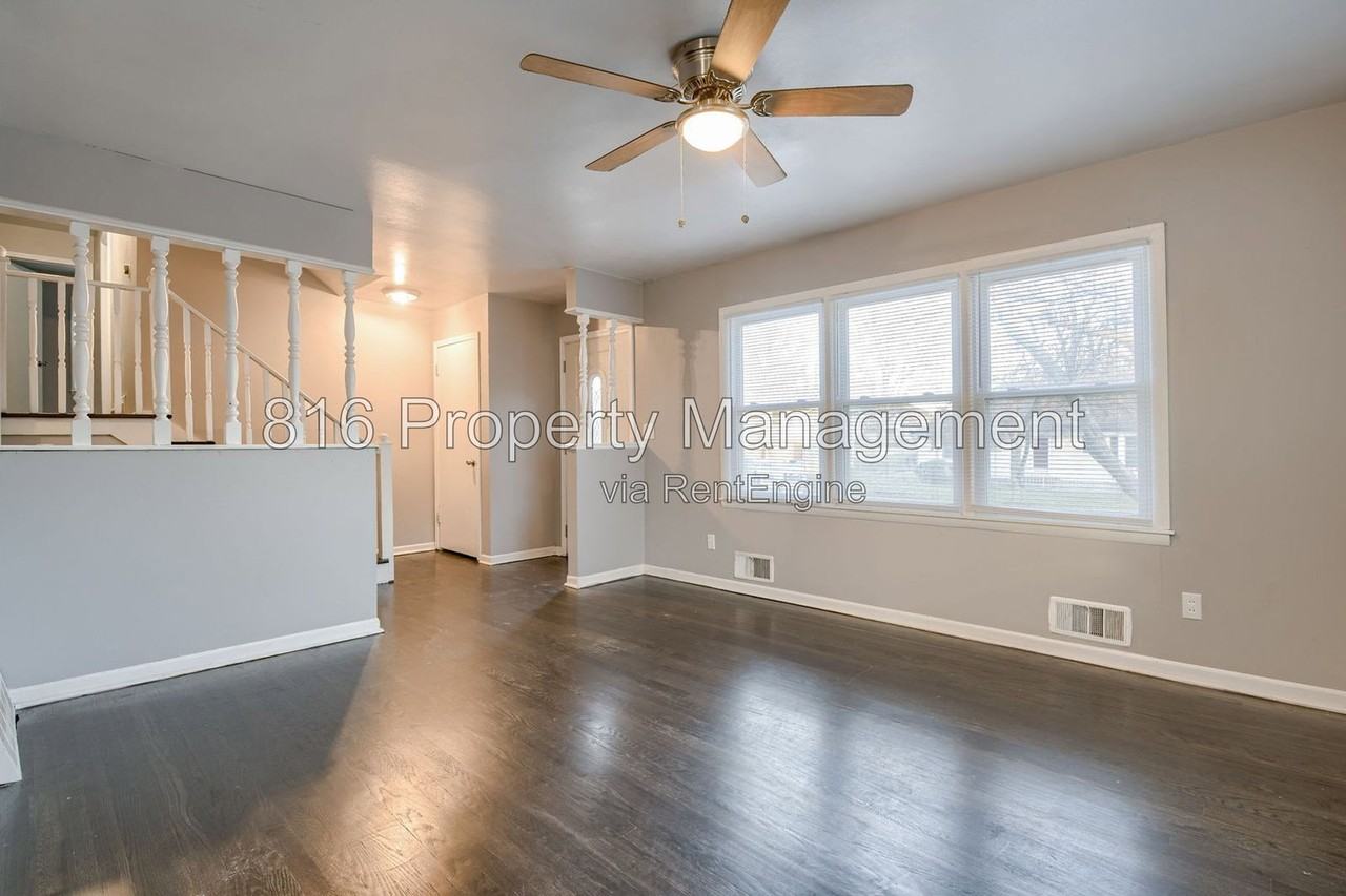 8710 Kentucky Ave - Photo 3 of 23