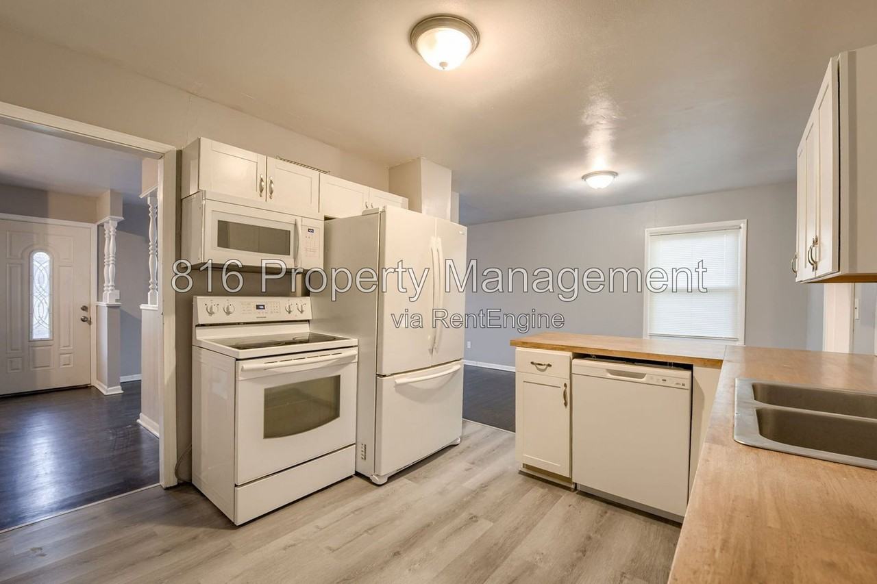 8710 Kentucky Ave - Photo 7 of 23