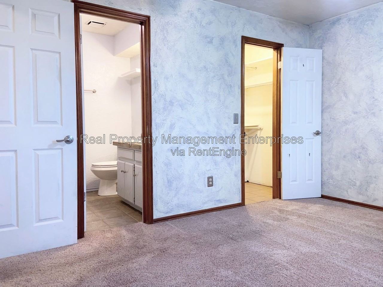 204 W 10th St - Photo 7 of 50