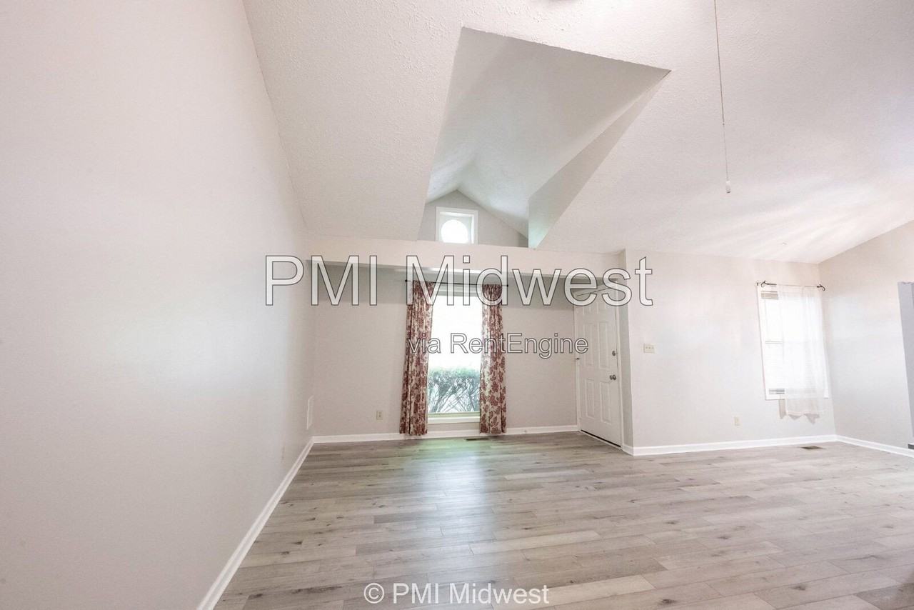 120 E King St - Photo 2 of 24