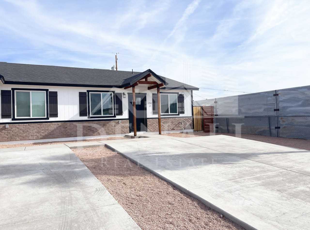 733 S 96th Pl #2 - Photo 2 of 19
