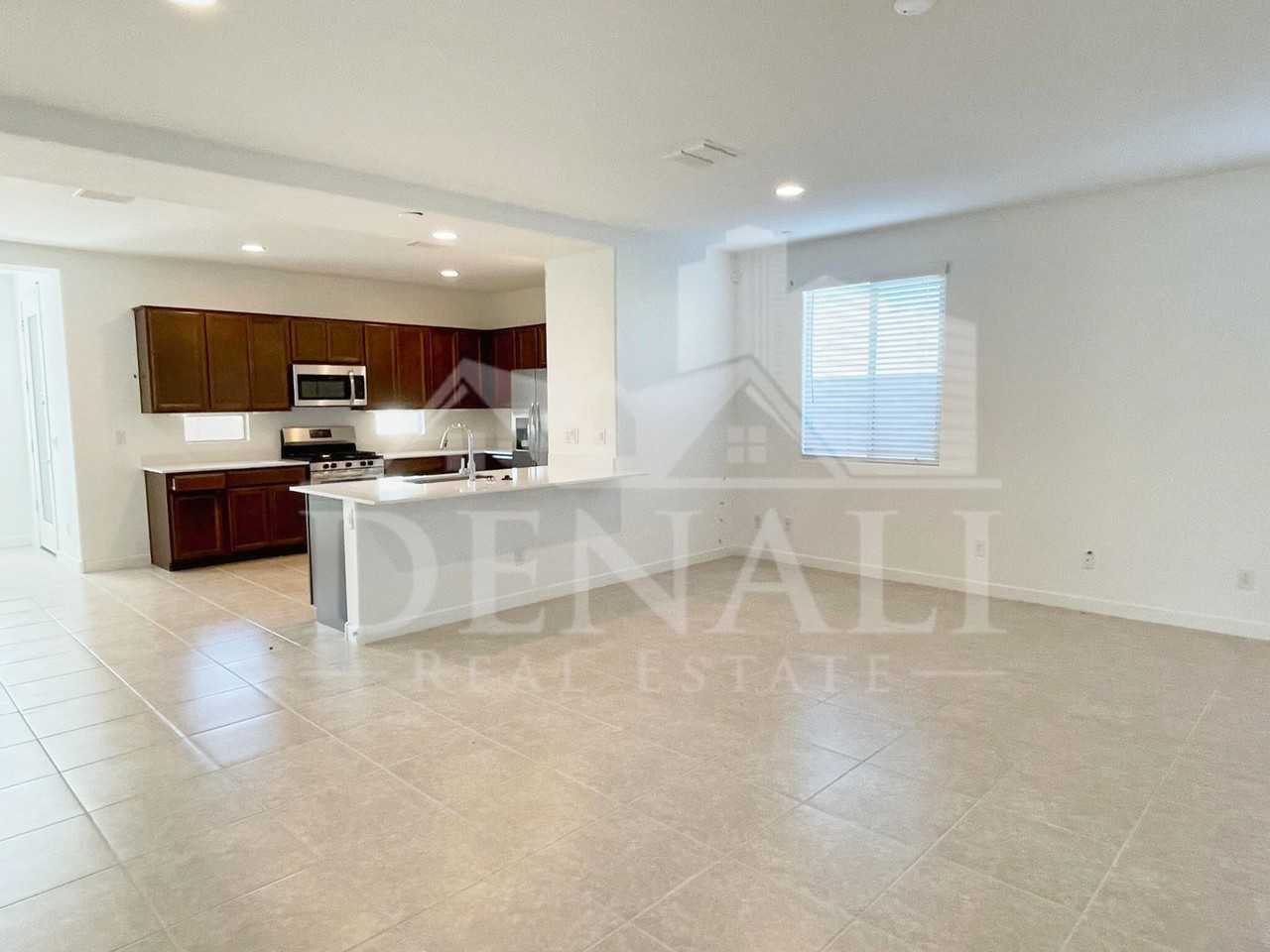 11682 N 188th Dr - Photo 3 of 9